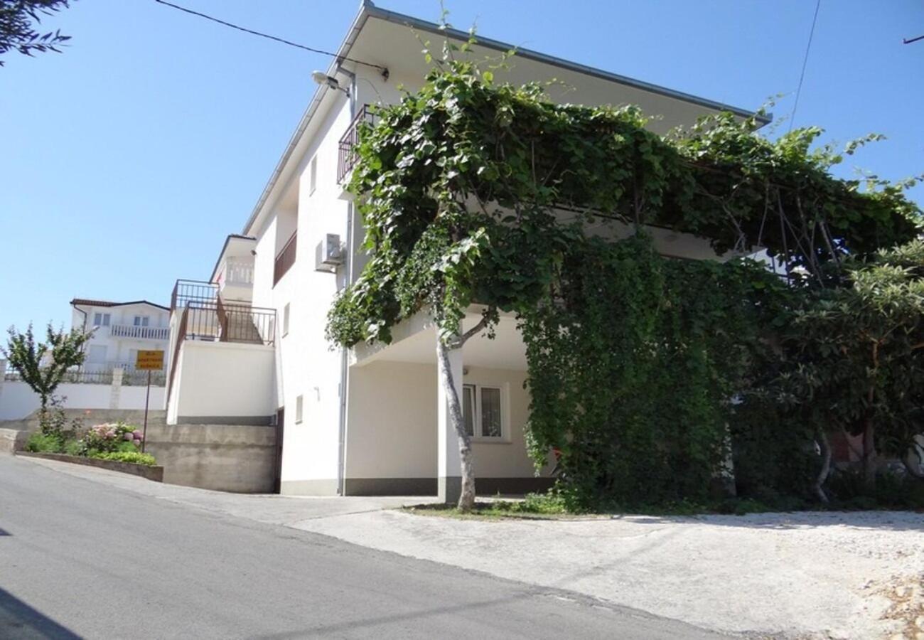 Apartment Mara Трогир Екстериор снимка