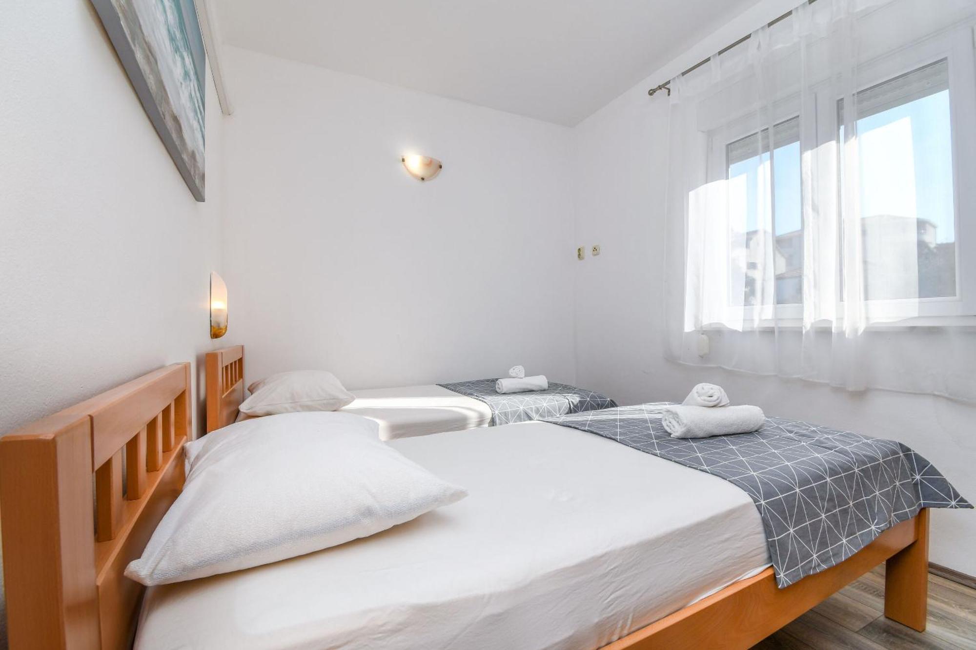 Apartment Mara Трогир Екстериор снимка