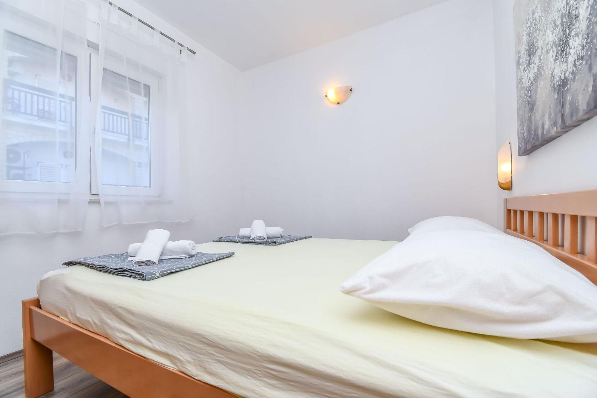 Apartment Mara Трогир Екстериор снимка