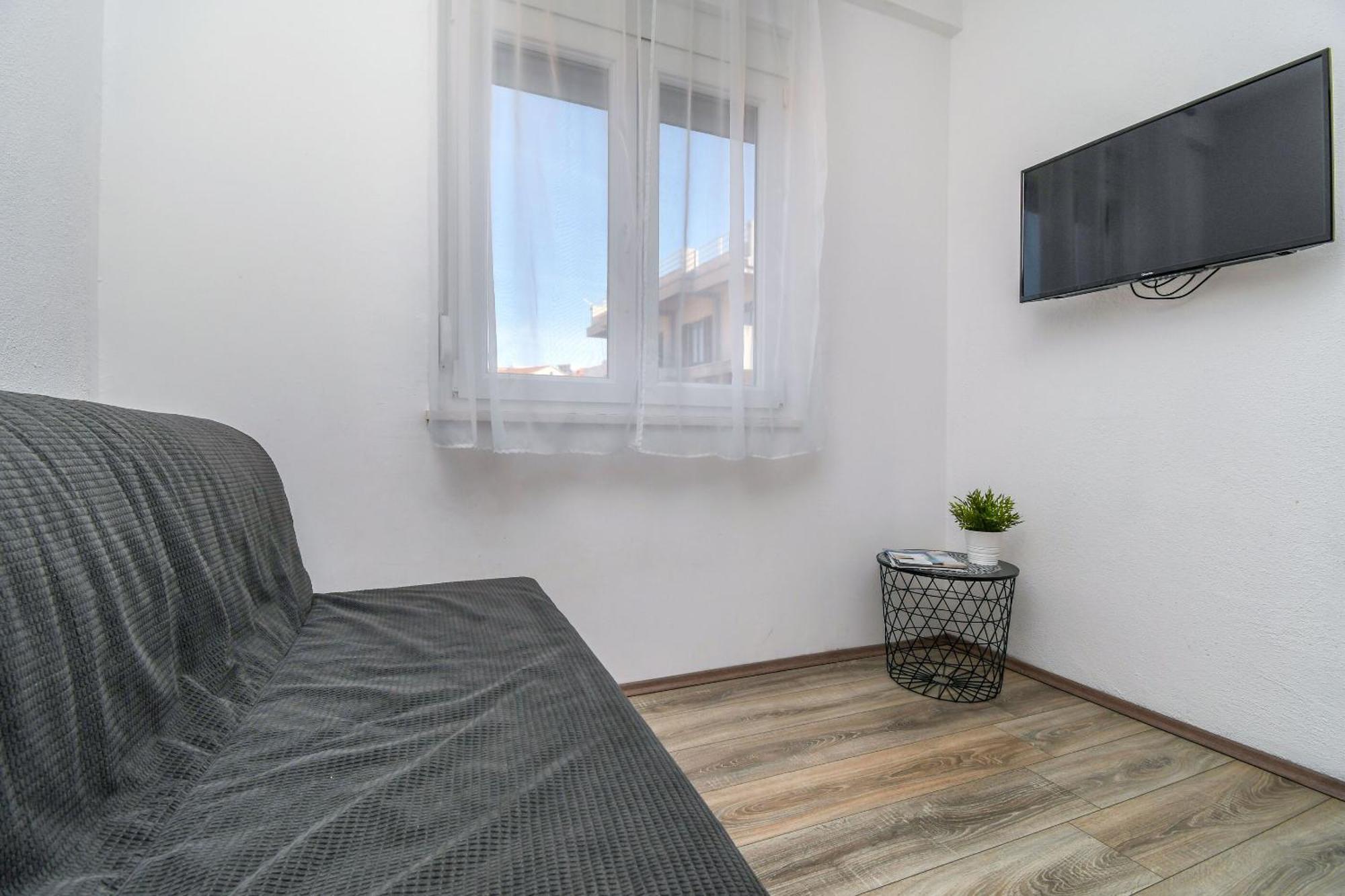 Apartment Mara Трогир Екстериор снимка