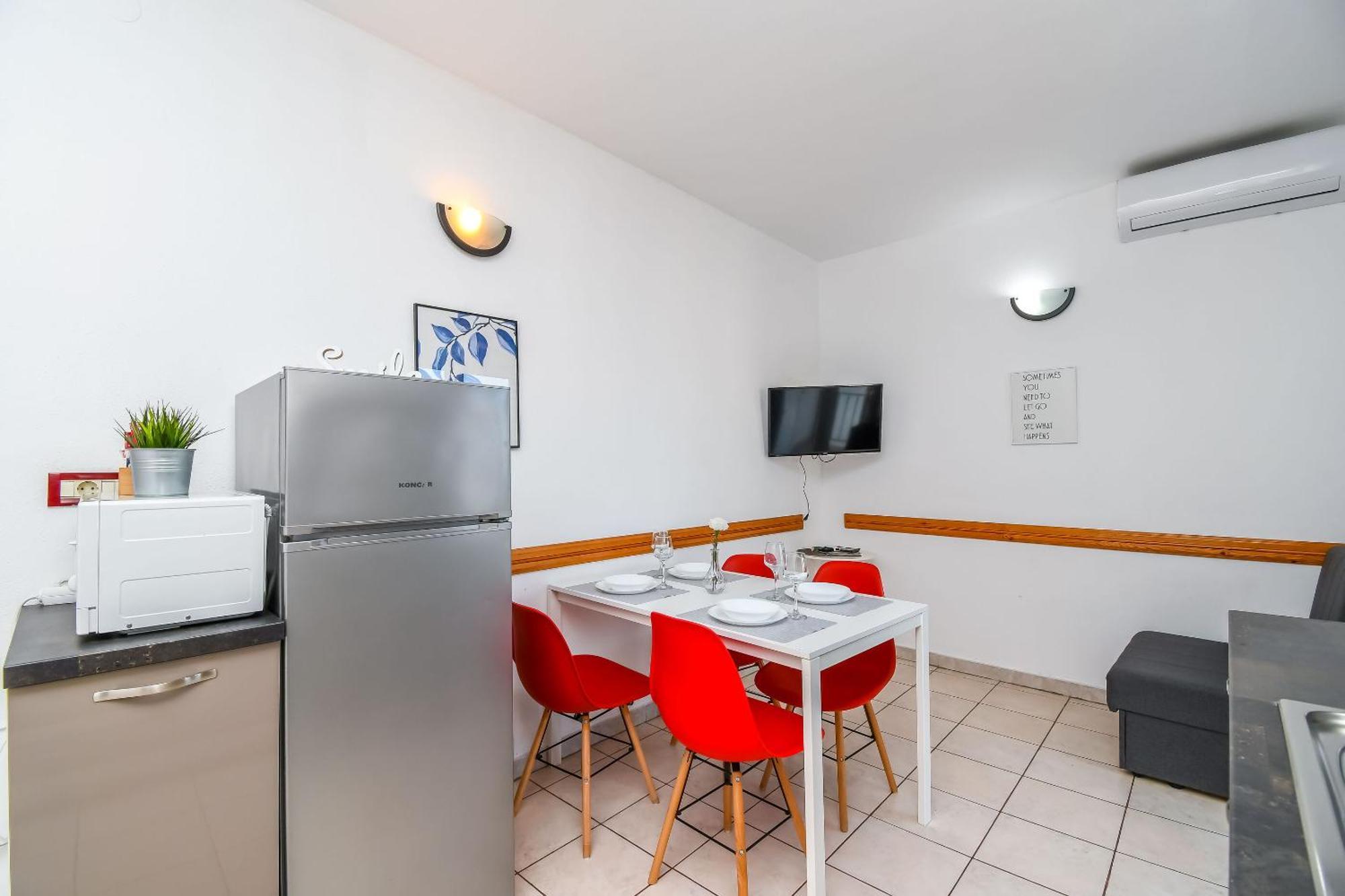 Apartment Mara Трогир Екстериор снимка