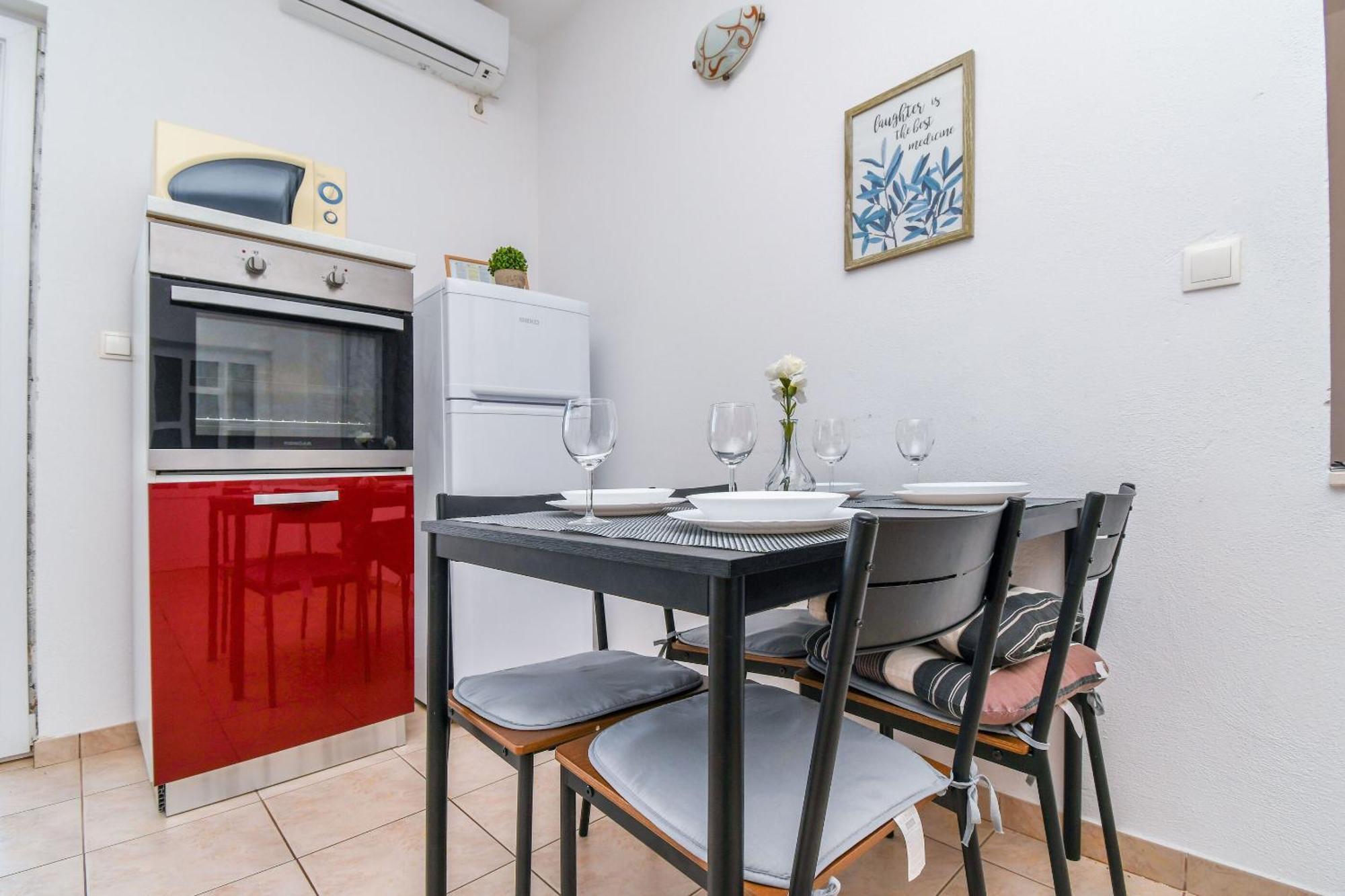 Apartment Mara Трогир Екстериор снимка