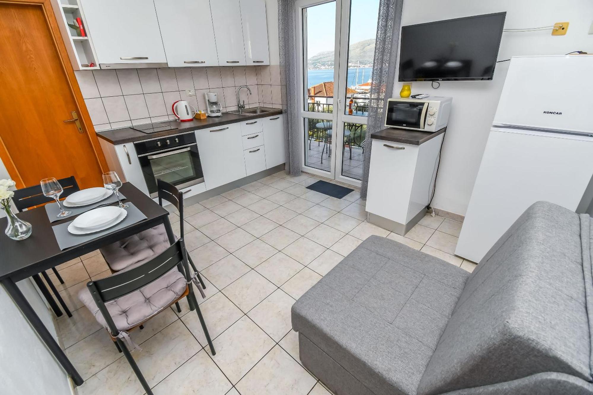 Apartment Mara Трогир Екстериор снимка